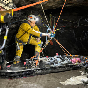 Explaining the rigging for releasable deviations. (Pic: K.Lake)